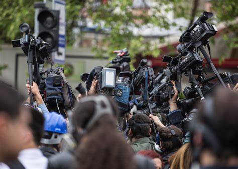 “Medios de comunicación y periodistas no deben ser 